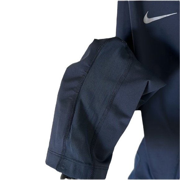 Nike Cropped Leggings - Picture 9 of 9